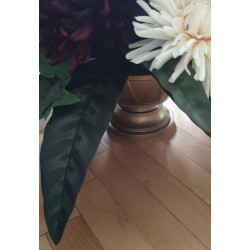 Composition with chrysanthemums and gerberas