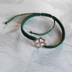 Braided bracelet with clover