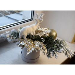 Біло-золота Різдвяна композиція з оленем